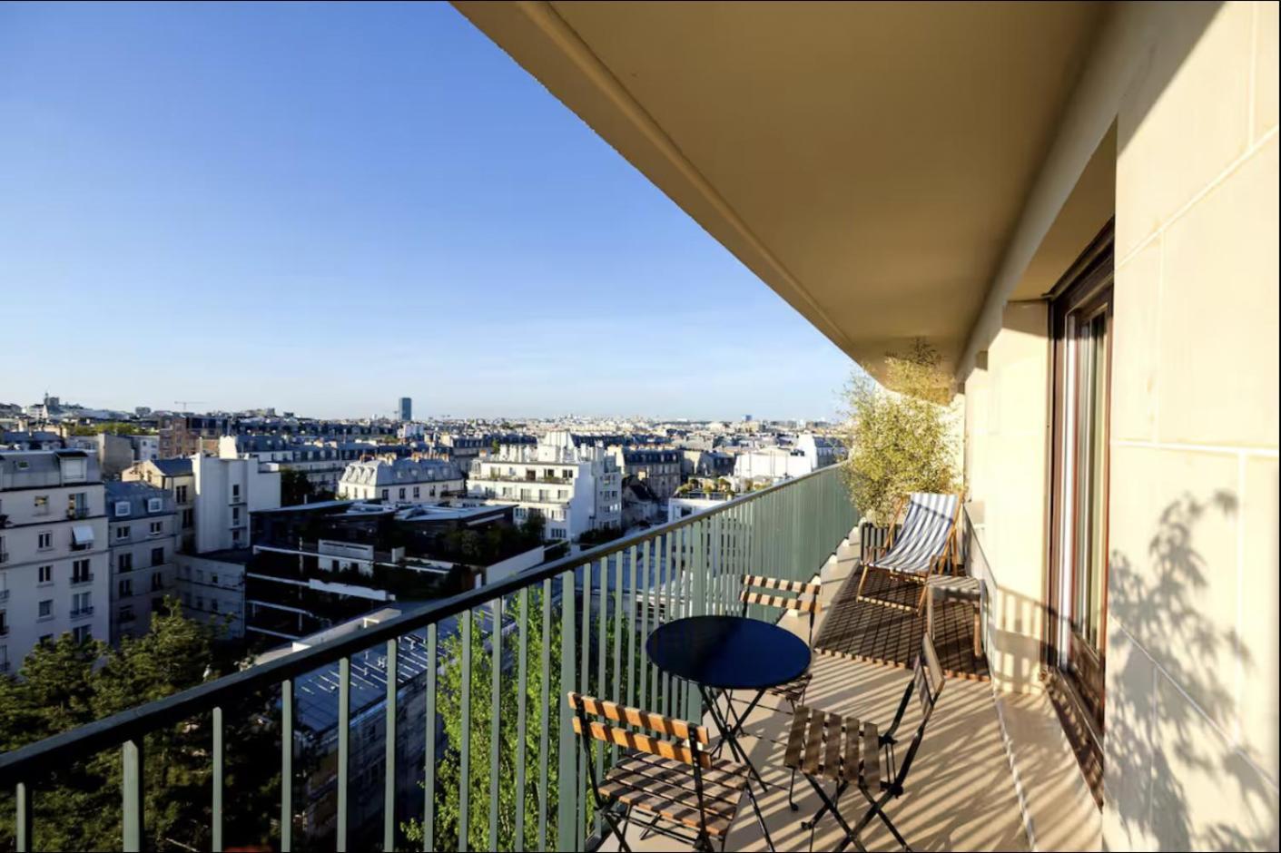 Amazing View, Beautiful Flat, Swimming Pools Apartment *